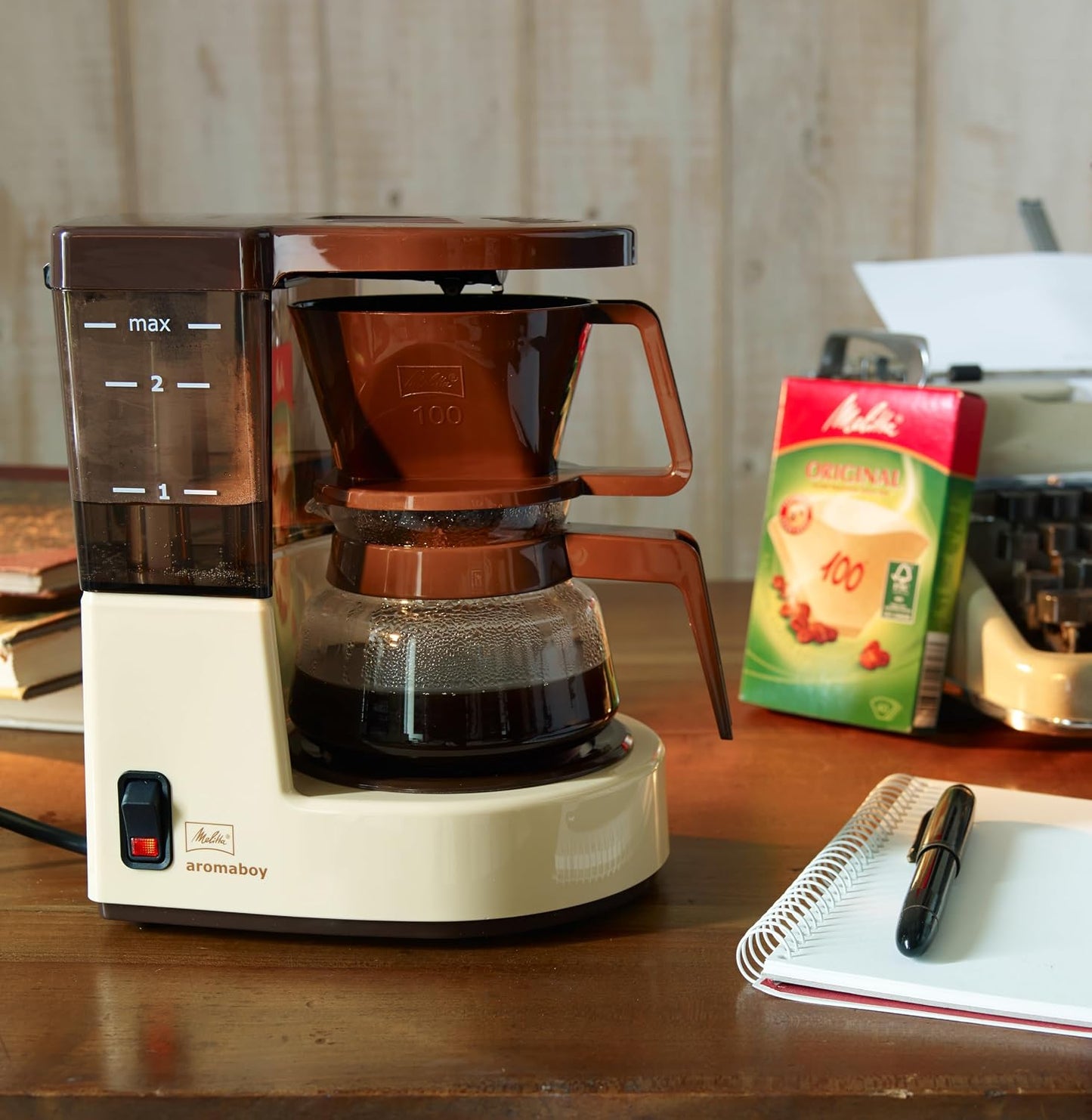 Melitta Aromaboy – Kleine Filterkaffeemaschine Mit Glaskanne, Für Bis Zu 2 Tassen Kaffee, in Beige/Braun