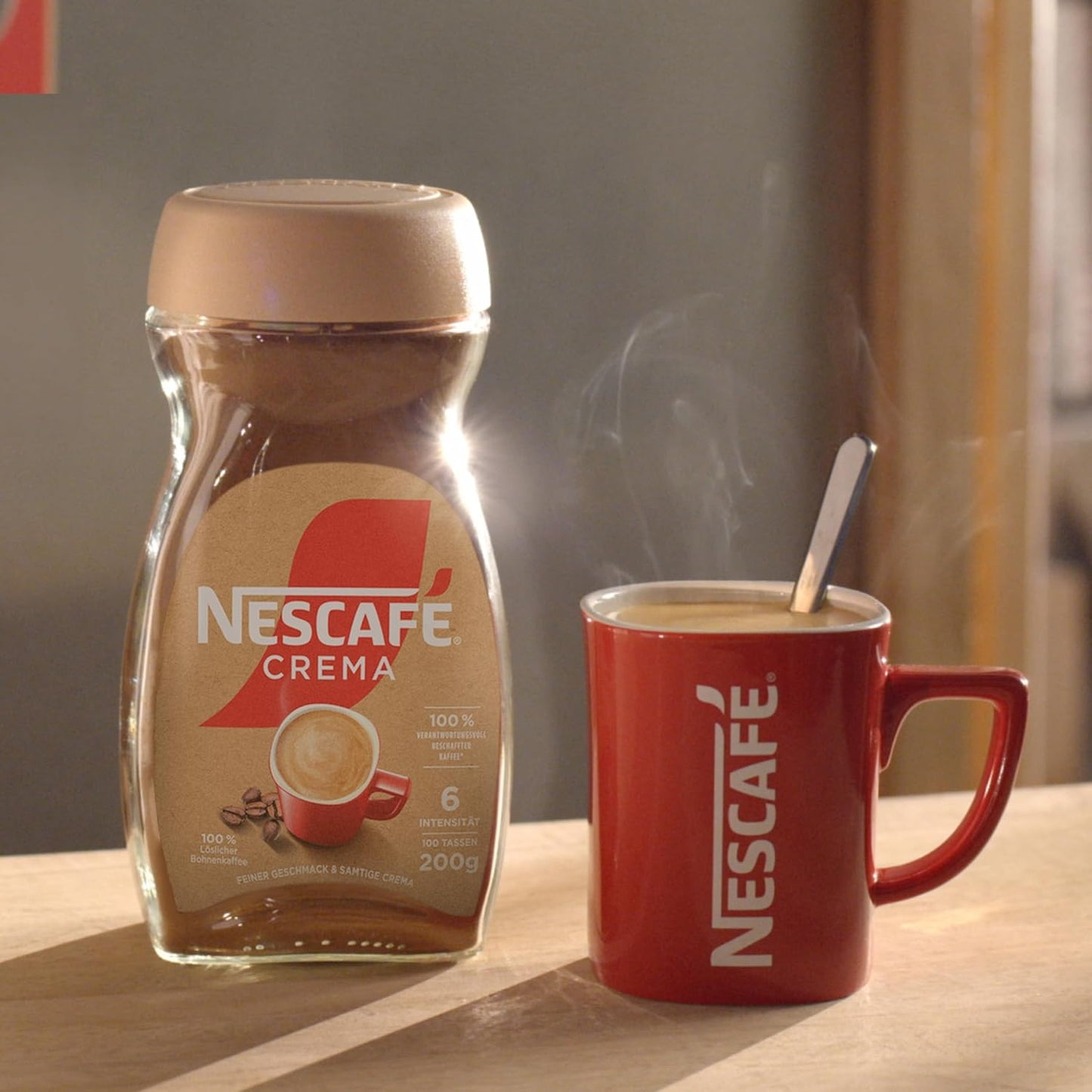 NESCAFE NESCAFÉ CLASSIC Crema, Löslicher Bohnenkaffee Aus Mitteldunkel Gerösteten Kaffeebohnen, Kräftiger Instant-Kaffee Mit Samtiger Crema, Koffeinhaltig, 1Er Pack, 200G