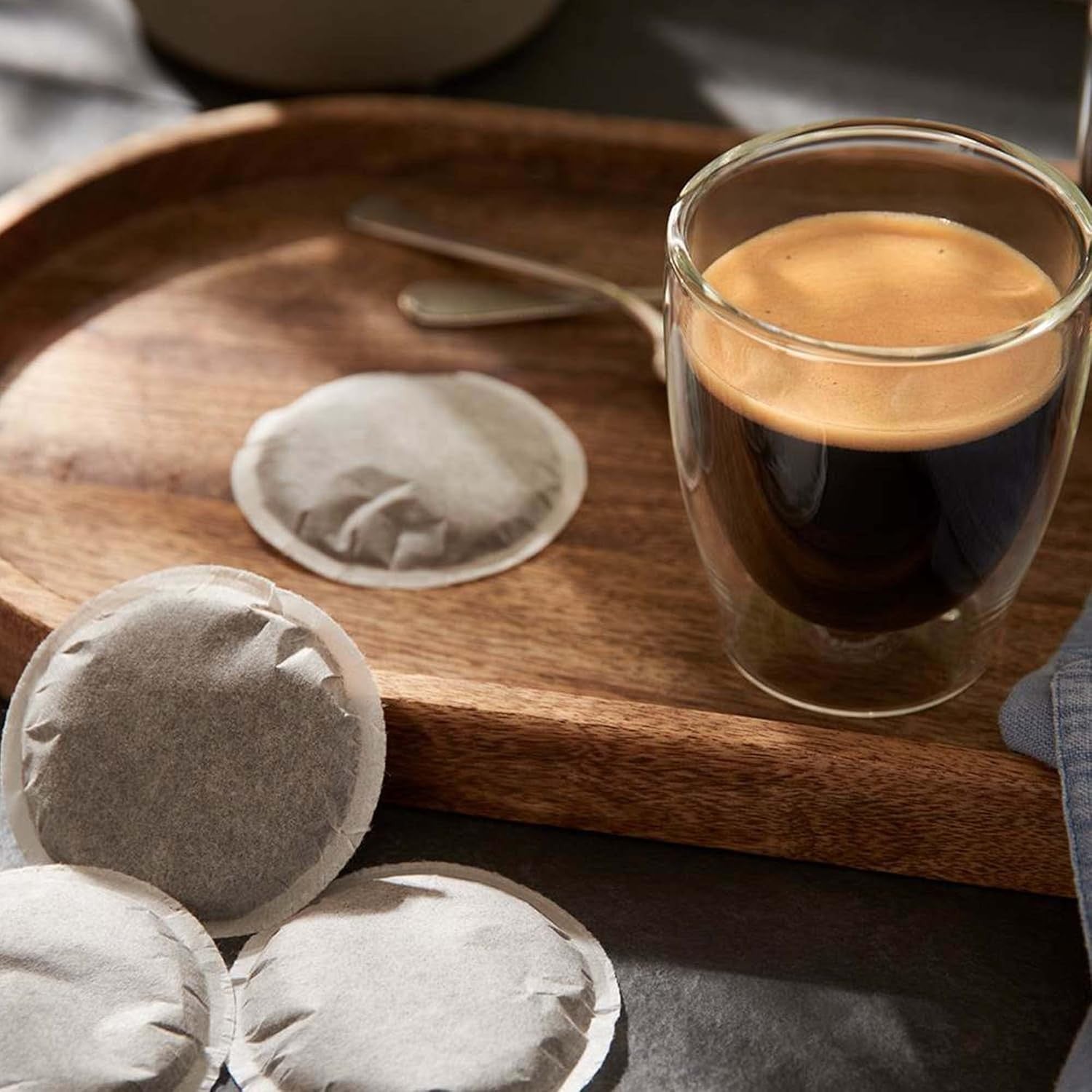 Tchibo BLACK & WHITE Kaffeepads 2x100 Stück – Vollmundig